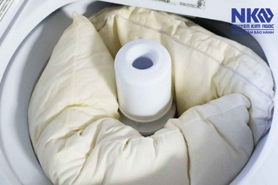 Những sai lầm thường gặp khi giặt ruột gối bằng máy giặt