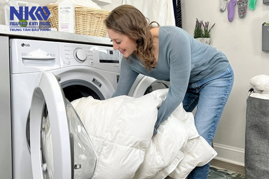 Tại sao nên sấy chăn ga gối bằng máy sấy quần áo?
