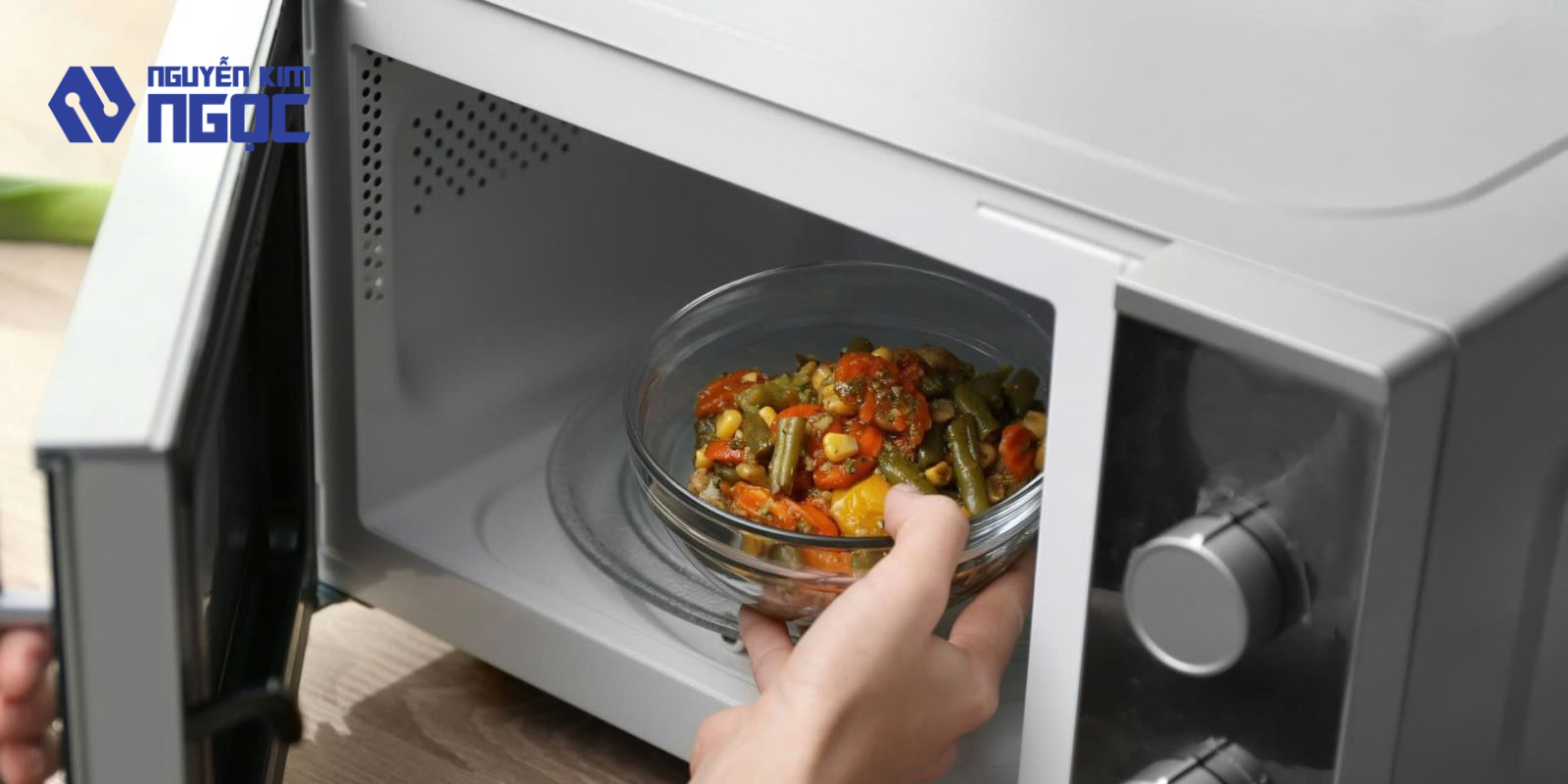 Cách Kiểm Tra Và Khắc Phục Lò Vi Sóng Không Nóng