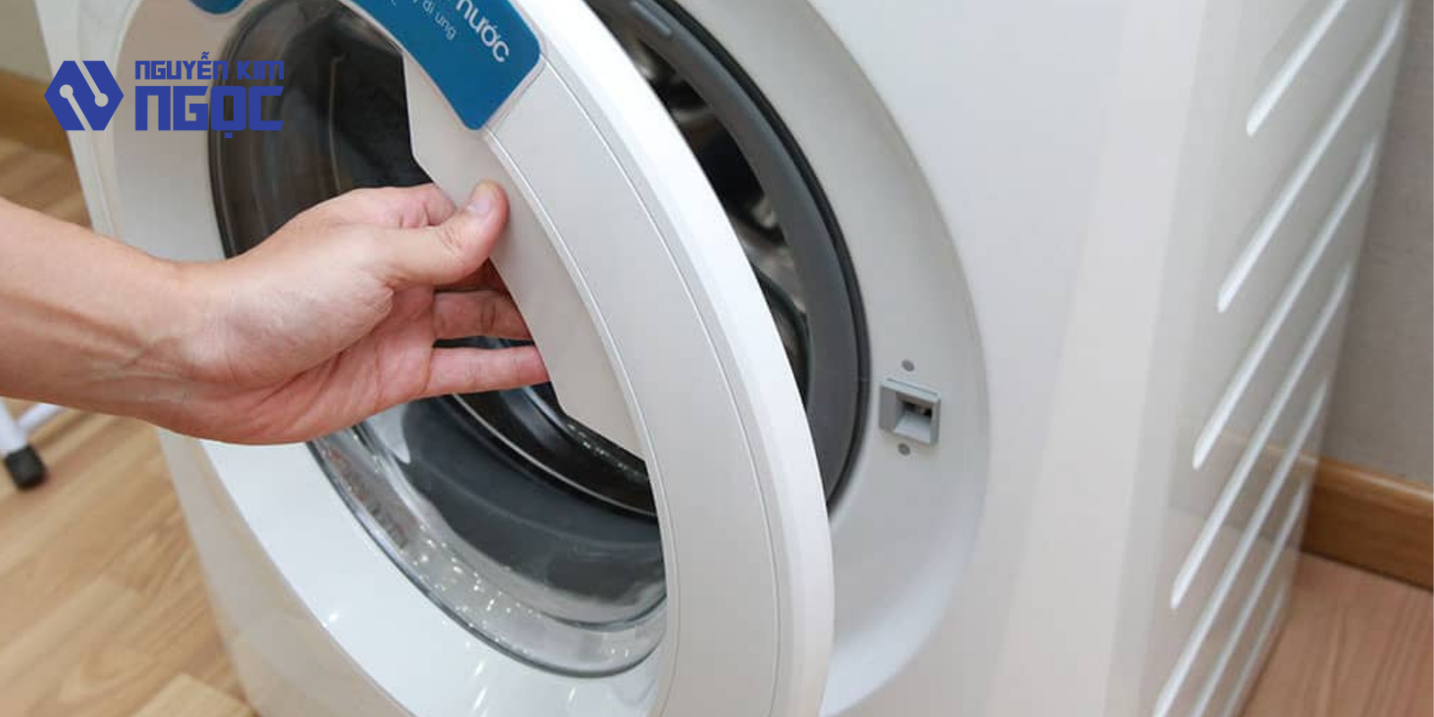 Máy Giặt Bị Khóa Cửa Không Mở Được