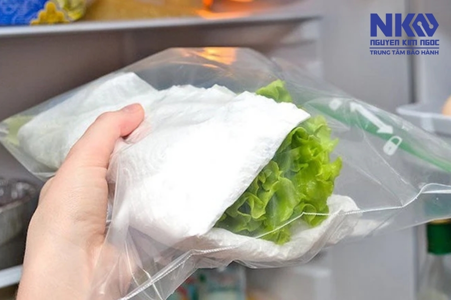 Sử dụng túi zip hoặc hộp đựng chuyên dụng